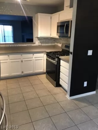 Photo #3: 2066713 Listing