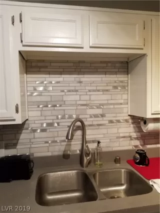 Photo #4: 2066713 Listing