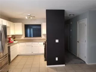 Photo #5: 2066713 Listing