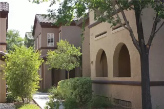 Photo #5: 2066736 Listing 