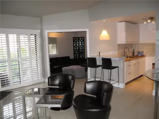 Photo #3: 2066810 Listing