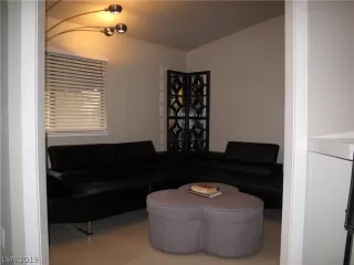 Photo #6: 2066810 Listing