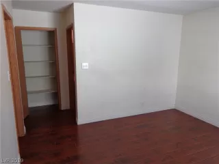 Photo #6: 2066834 Listing 