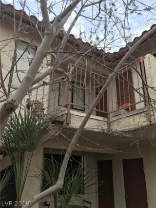 Photo #3: 2066835 Listing 