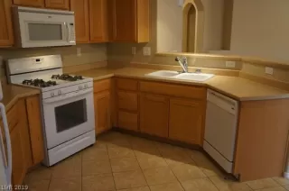 Photo #5: 2066895 Listing 