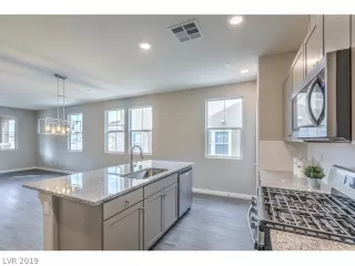 Photo #4: 2066907 Listing