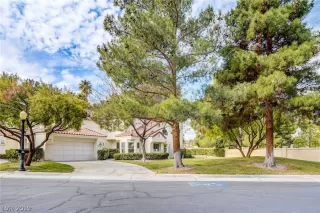 Photo #2: 2066934 Listing