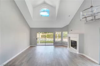 Photo #4: 2066934 Listing