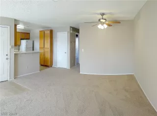 Photo #3: 2066980 Listing