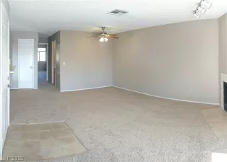 Photo #4: 2066980 Listing