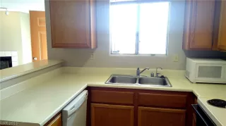 Photo #6: 2066980 Listing