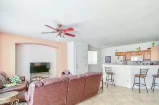 Photo #5: 2067003 Listing