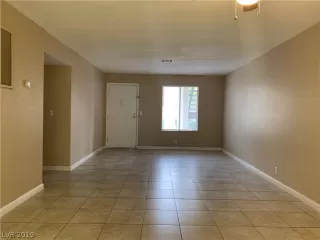 Photo #4: 2067013 Listing 