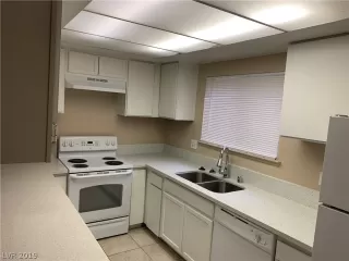 Photo #5: 2067013 Listing 