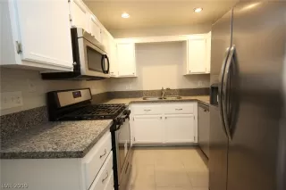 Photo #5: 2067020 Listing 