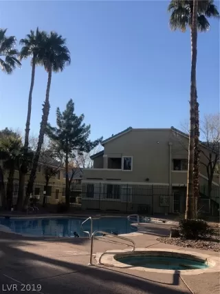 Photo #3: 2067024 Listing