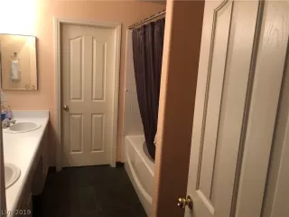 Photo #5: 2067052 Listing 