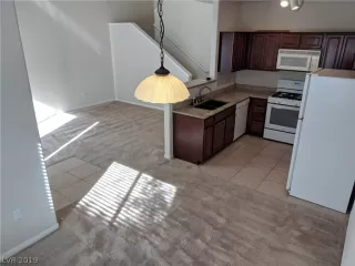 Photo #4: 2067066 Listing 