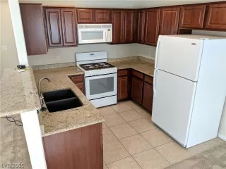 Photo #5: 2067066 Listing 