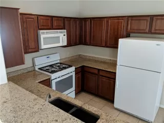 Photo #6: 2067066 Listing 