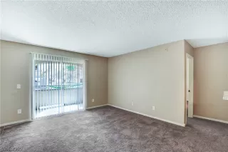 Photo #5: 2067113 Listing