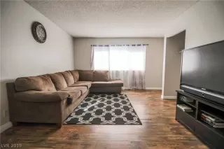 Photo #4: 2067231 Listing 