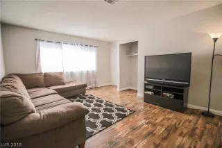 Photo #5: 2067231 Listing 