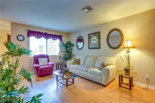 Photo #5: 2067261 Listing