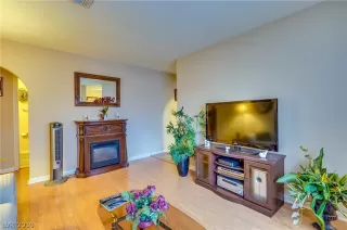 Photo #6: 2067261 Listing