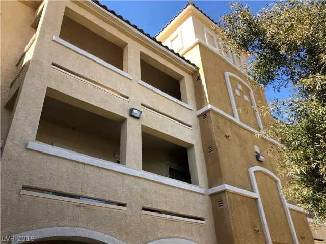 MLS: 2067351 Condo For Sale