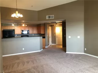 Photo #6: 2067351 Listing