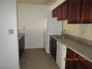 Photo #4: 2067390 Listing