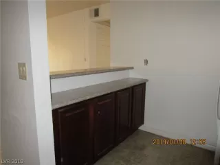 Photo #5: 2067390 Listing