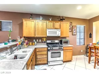 Photo #6: 2067467 Listing