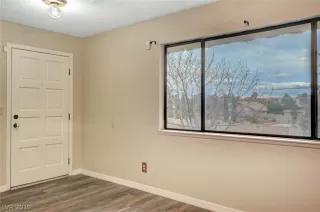 Photo #5: 2067501 Listing