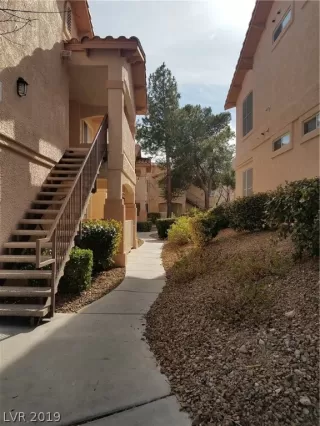 Photo #3: 2067575 Listing