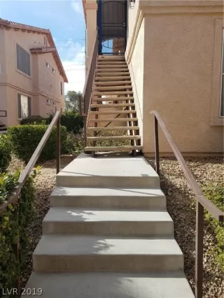 Photo #4: 2067575 Listing