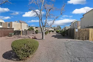 Photo #3: 2067588 Listing