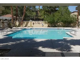 Photo #4: 2067614 Listing