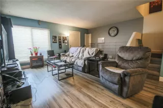 Photo #6: 2067676 Listing