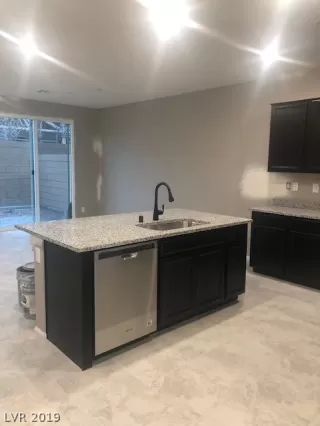 Photo #5: 2067735 Listing