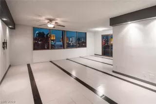 Photo #3: 2067797 Listing