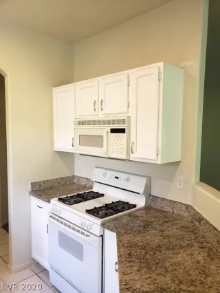 Photo #6: 2067821 Listing