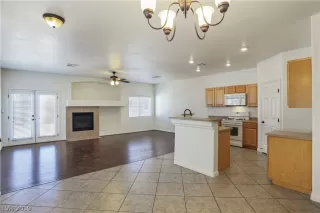 Photo #2: 2067829 Listing