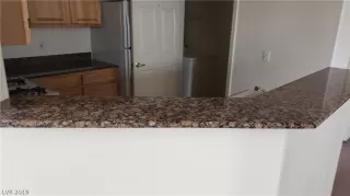 Photo #6: 2067888 Listing 