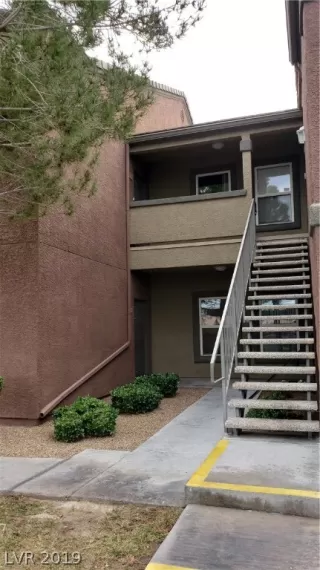 Photo #3: 2067913 Listing