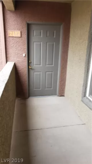 Photo #4: 2067913 Listing