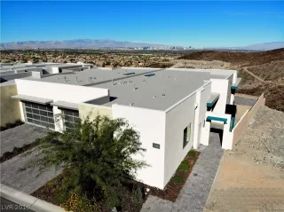 Photo #3: 2067924 Listing