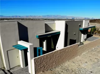 Photo #4: 2067924 Listing