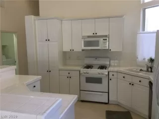 Photo #6: 2067985 Listing 